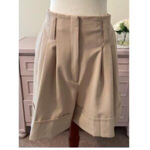 PLEATED KHAKI SHORTS WITH BELT LOOPS